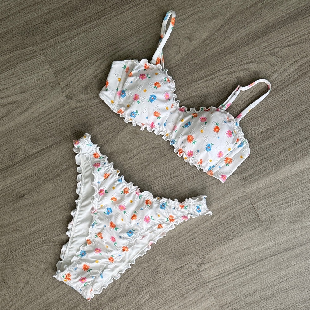 NWOT Floral Ruffle Bikini Set (strapless option), S